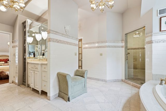 59 Sheffield Lane, Oak Brook, IL 60523