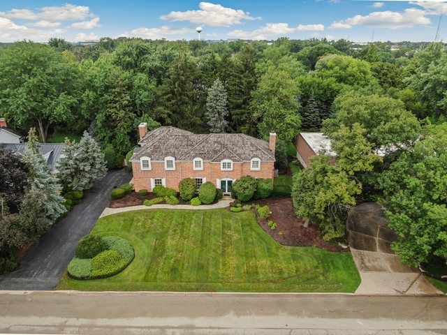 59 Sheffield Lane, Oak Brook, IL 60523