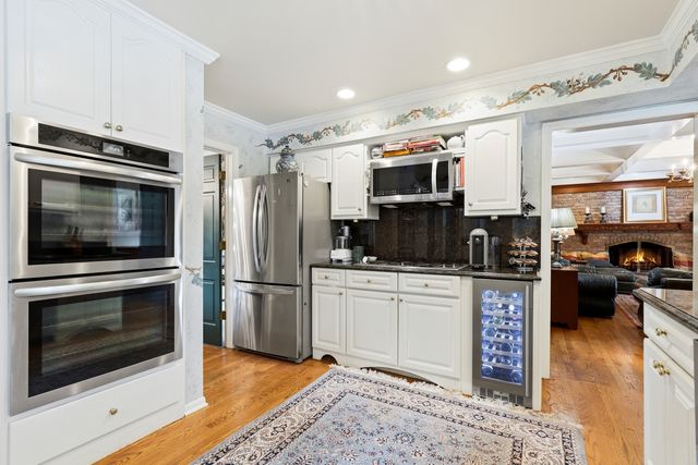 59 Sheffield Lane, Oak Brook, IL 60523