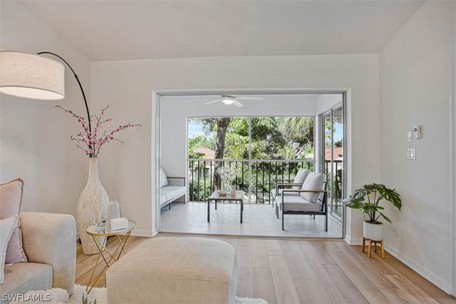 821 Gulf Pavilion DR 206, Naples, FL 34108