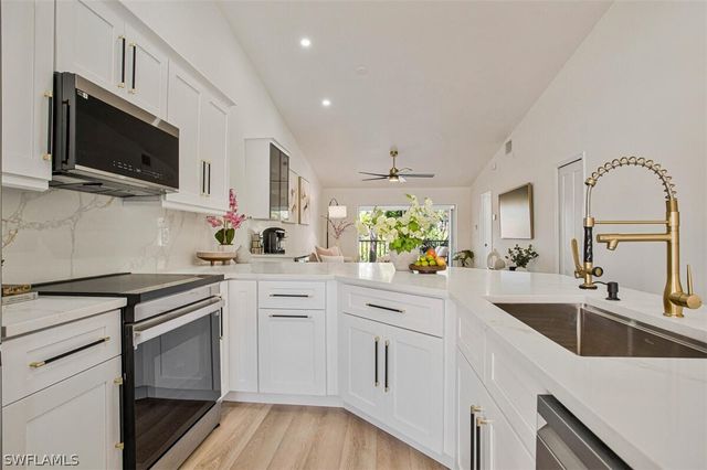 821 Gulf Pavilion DR 206, Naples, FL 34108