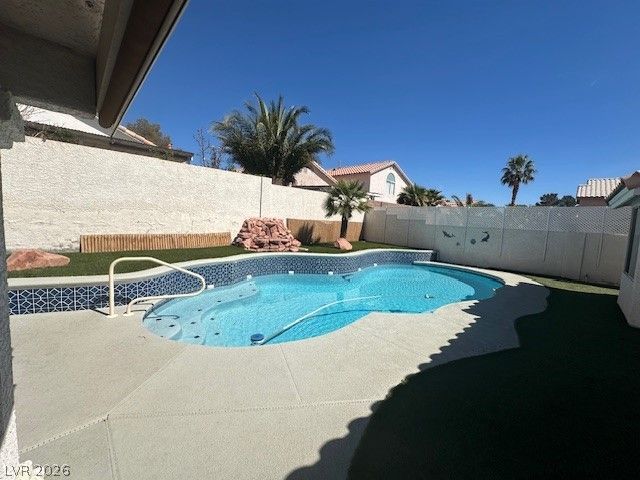 9886 Masked Duck Avenue, Las Vegas, NV 89117