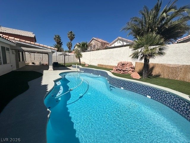 9886 Masked Duck Avenue, Las Vegas, NV 89117