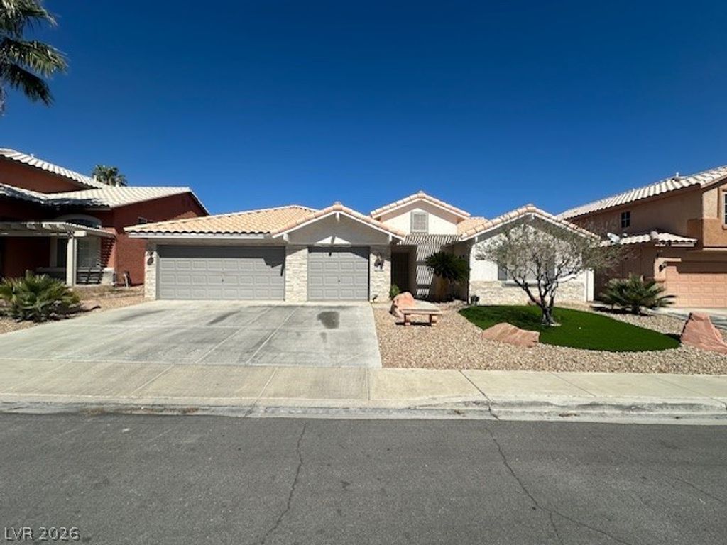9886 Masked Duck Avenue, Las Vegas, NV 89117