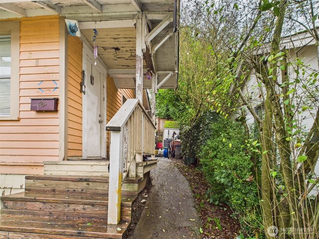 2820 29th Avenue S, Seattle, WA 98114