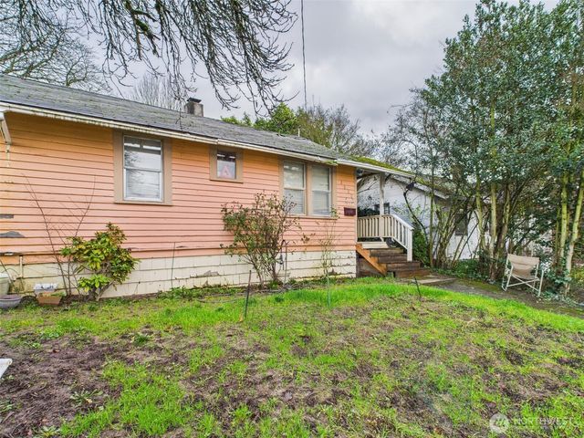 2820 29th Avenue S, Seattle, WA 98114