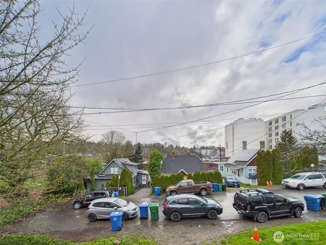 2820 29th Avenue S, Seattle, WA 98114