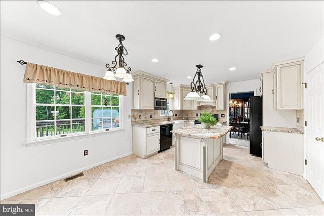 207 VETERANS DR, Nottingham, PA 19362