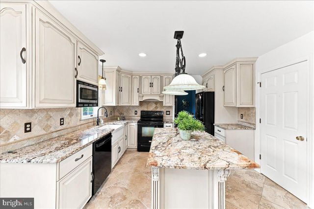 207 VETERANS DR, Nottingham, PA 19362
