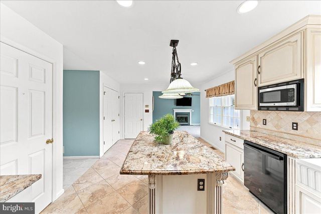 207 VETERANS DR, Nottingham, PA 19362