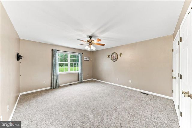 207 VETERANS DR, Nottingham, PA 19362