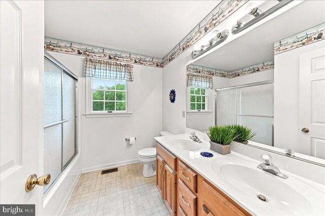 207 VETERANS DR, Nottingham, PA 19362