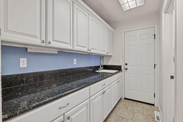 1740 Southgate Way, Grants Pass, OR 97527