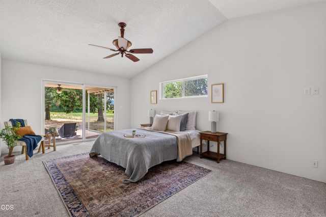 1740 Southgate Way, Grants Pass, OR 97527