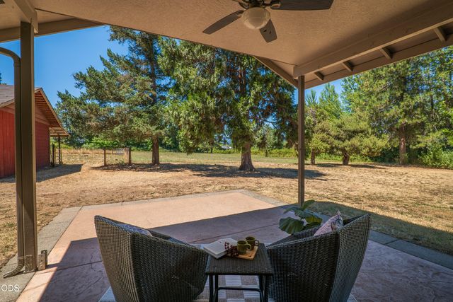 1740 Southgate Way, Grants Pass, OR 97527