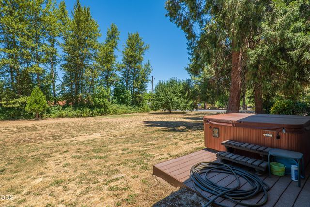 1740 Southgate Way, Grants Pass, OR 97527