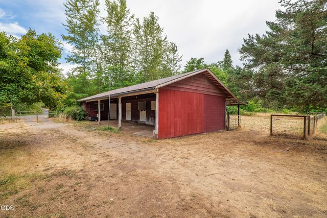 1740 Southgate Way, Grants Pass, OR 97527