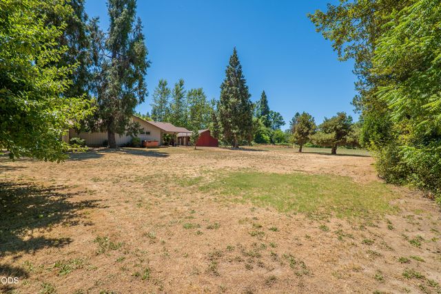 1740 Southgate Way, Grants Pass, OR 97527