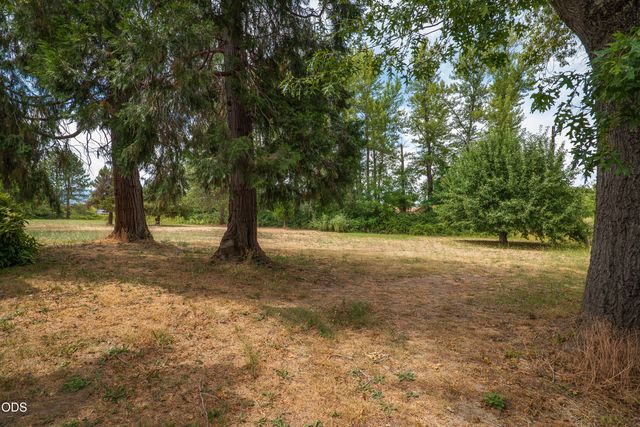 1740 Southgate Way, Grants Pass, OR 97527