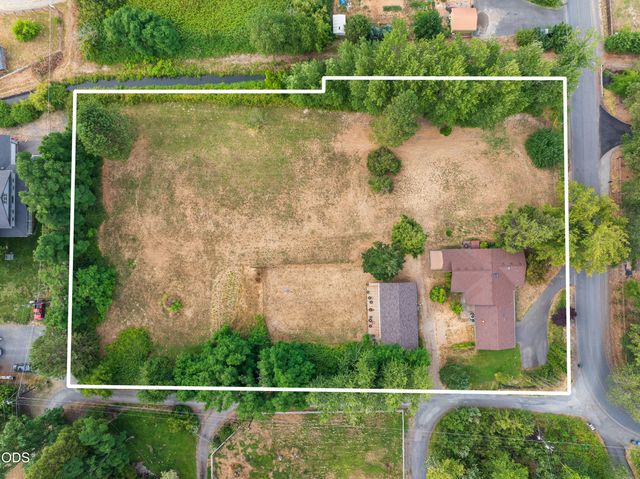 1740 Southgate Way, Grants Pass, OR 97527