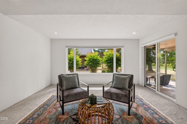1740 Southgate Way, Grants Pass, OR 97527