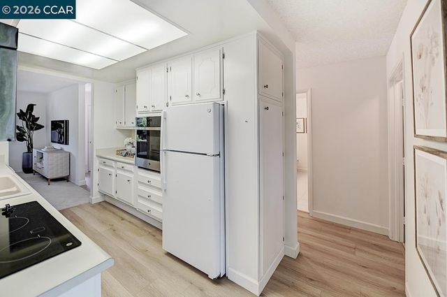 1300 Skycrest Dr 2, Walnut Creek, CA 94595