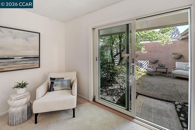 1300 Skycrest Dr 2, Walnut Creek, CA 94595