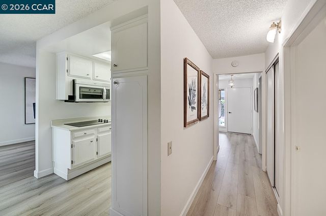 1300 Skycrest Dr 2, Walnut Creek, CA 94595