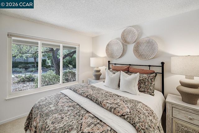1300 Skycrest Dr 2, Walnut Creek, CA 94595