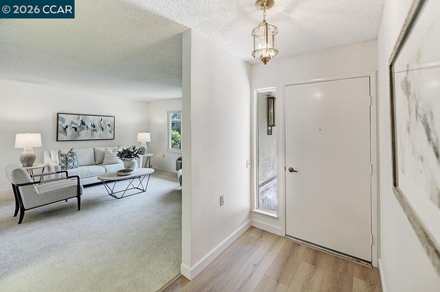 1300 Skycrest Dr 2, Walnut Creek, CA 94595