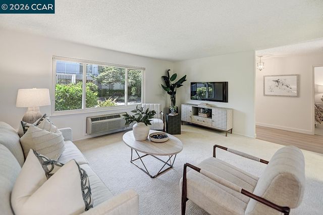 1300 Skycrest Dr 2, Walnut Creek, CA 94595