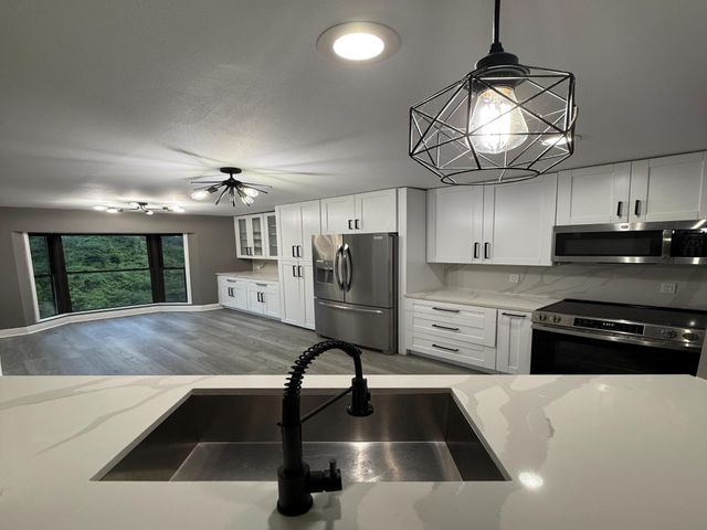 9400 Doliver Drive 34, Houston, TX 77063