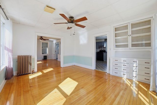 36 Putnam Ave, Lowell, MA 01851