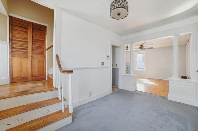 36 Putnam Ave, Lowell, MA 01851