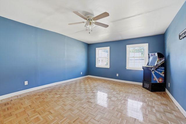 36 Putnam Ave, Lowell, MA 01851