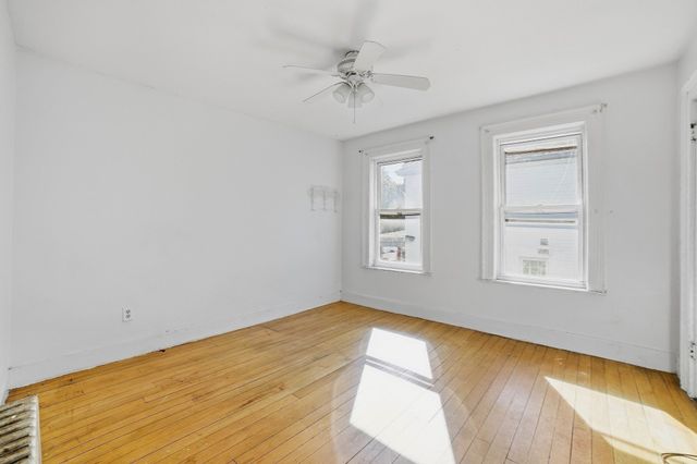 36 Putnam Ave, Lowell, MA 01851