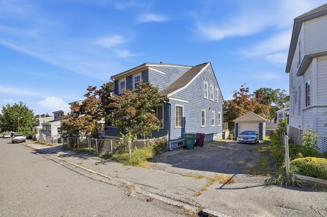 36 Putnam Ave, Lowell, MA 01851