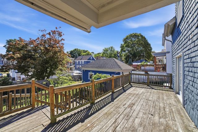 36 Putnam Ave, Lowell, MA 01851
