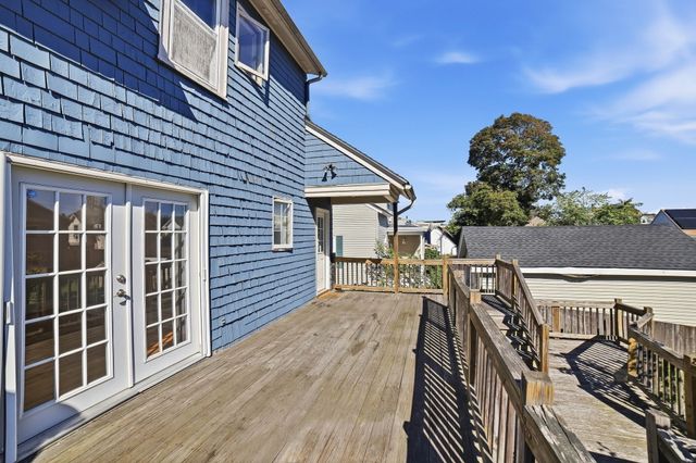 36 Putnam Ave, Lowell, MA 01851