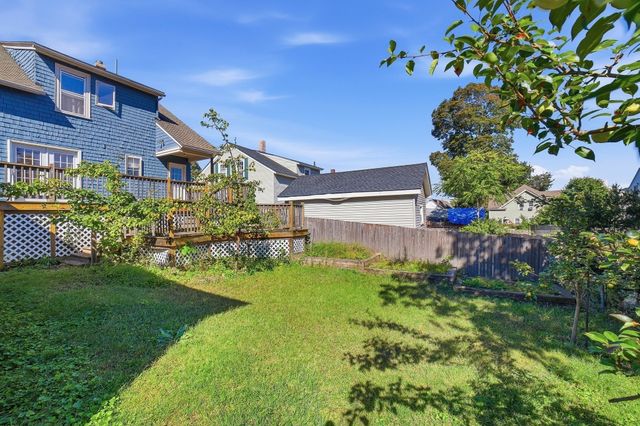 36 Putnam Ave, Lowell, MA 01851