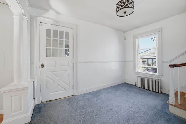 36 Putnam Ave, Lowell, MA 01851
