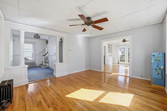 36 Putnam Ave, Lowell, MA 01851