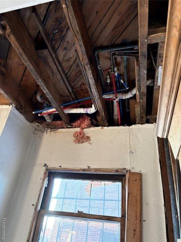 82 W Grand, Highland Park, MI 48203