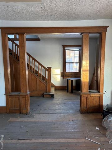 82 W Grand, Highland Park, MI 48203