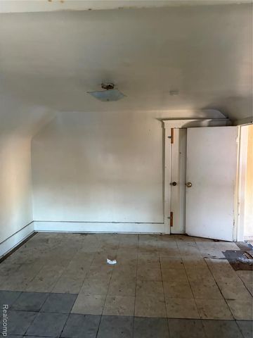 82 W Grand, Highland Park, MI 48203