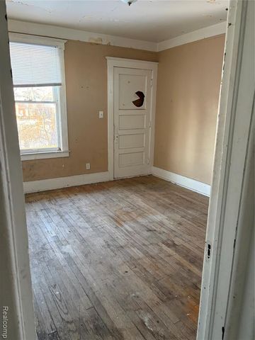 82 W Grand, Highland Park, MI 48203