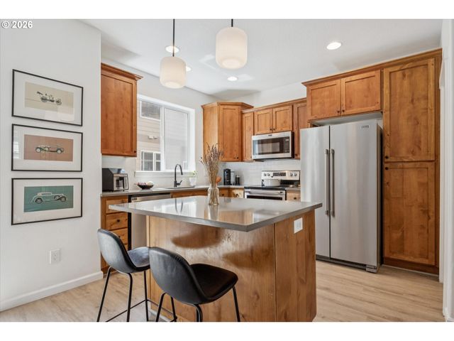 16220 Sw BASELINE Rd, Beaverton, OR 97006