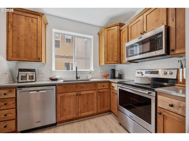 16220 Sw BASELINE Rd, Beaverton, OR 97006