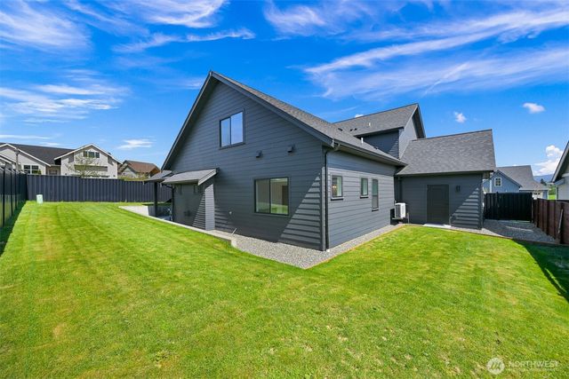 2163 Lagerwey Cir, Lynden, WA 98264