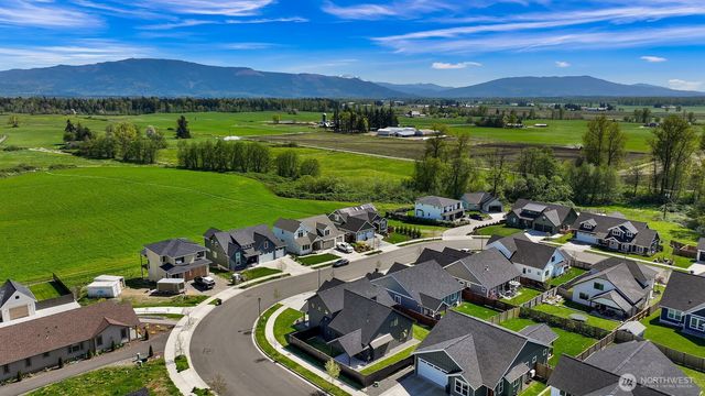 2163 Lagerwey Cir, Lynden, WA 98264